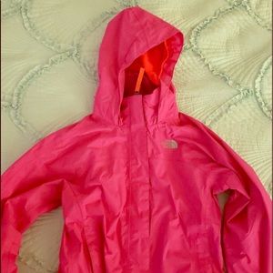 GIRLS NORTH FACE Rain Coat Small (7/8)
